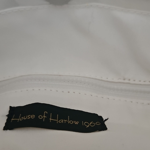 Elegant White Quilted Shoulder Bag - Picture 6 of 6